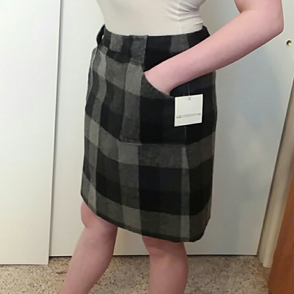 NWT Super Cute Plaid Skirt, perfect for Fall